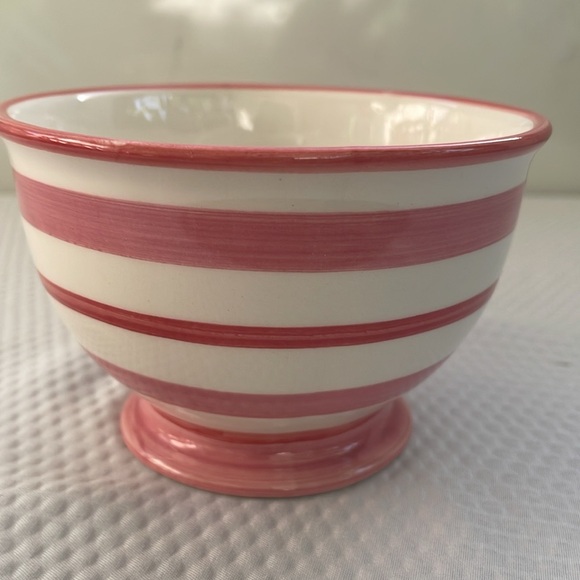 COPY - Real Ceramic 12 oz Pink and White Pedestal Coffee Cup. - Picture 4 of 6